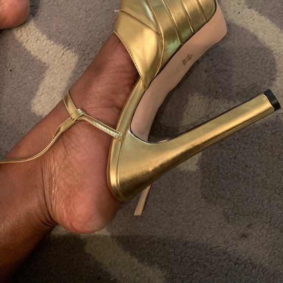 High Heels - Picture 7 of 7